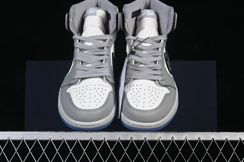 All categories Air Jordan Jordan series basketball shoes Air Jordan 1 High Dior x Air Jordan 1 Low AJ1 Joe 1 Dior joint white gray high top CN8607-002